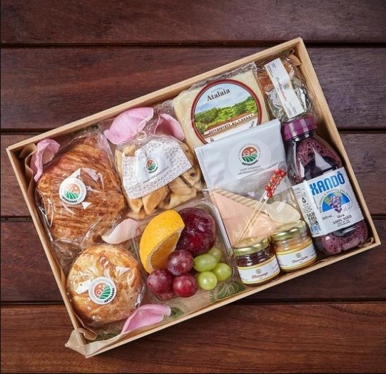 Cesta elegante para ocasião especial